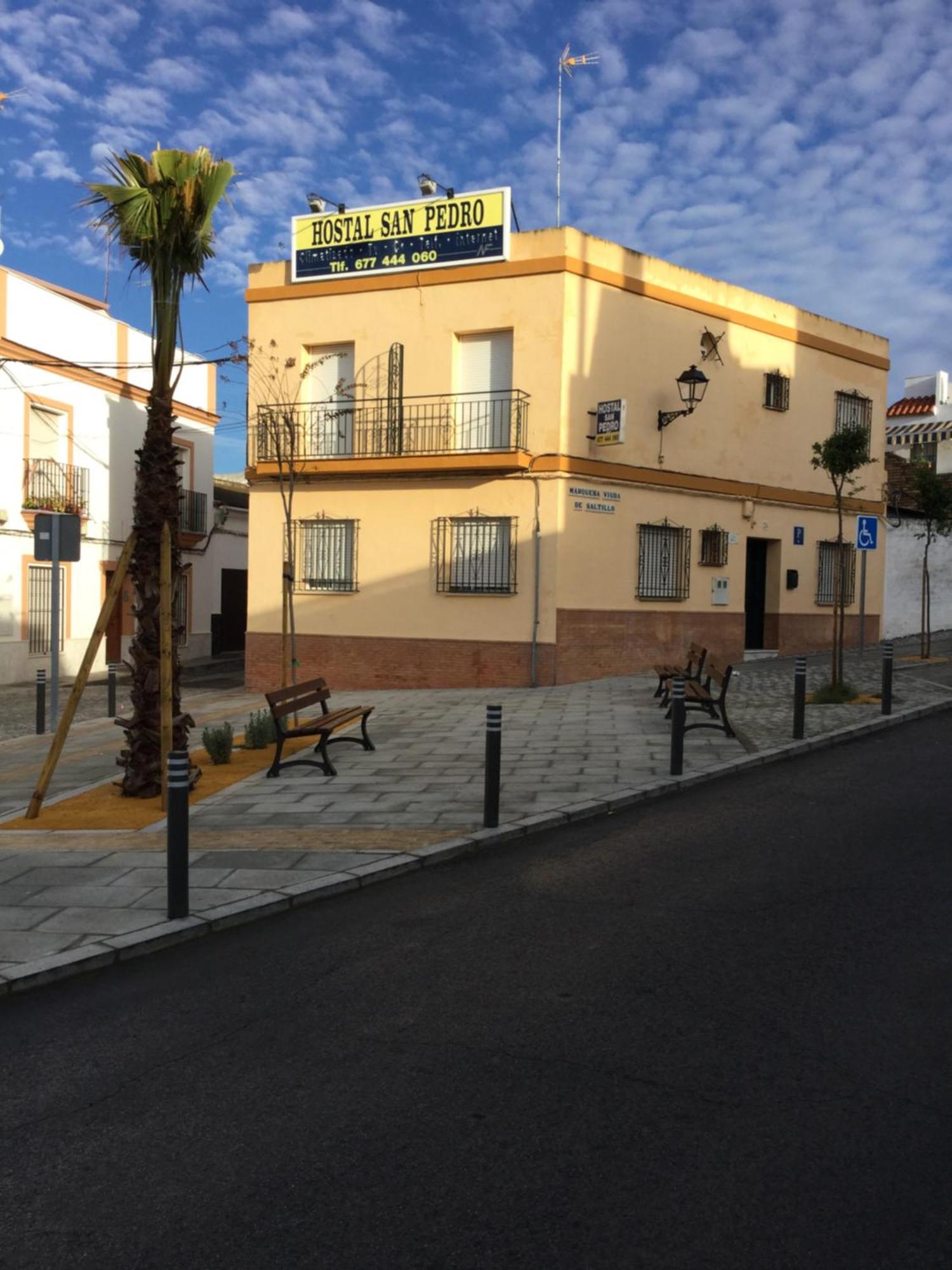Hostal San Pedro Sanlúcar la Mayor Dış mekan fotoğraf