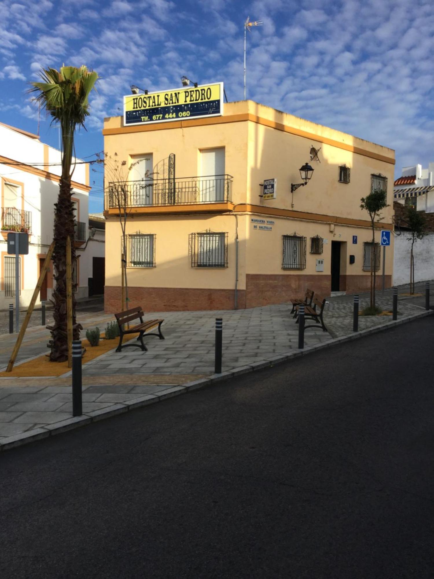 Hostal San Pedro Sanlúcar la Mayor Dış mekan fotoğraf